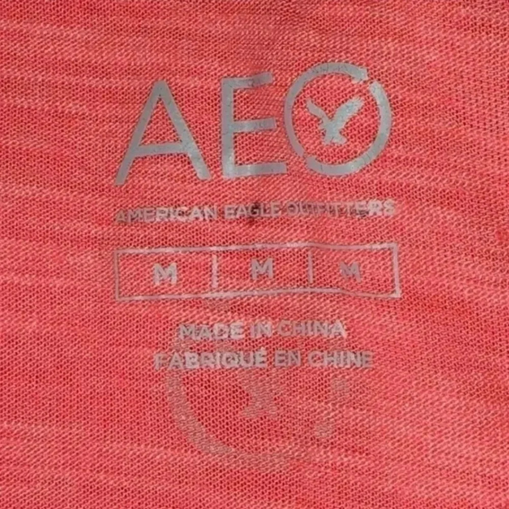 American Eagle Athletic Tee With Mesh Inserts Size Medium - Picture 5 of 5